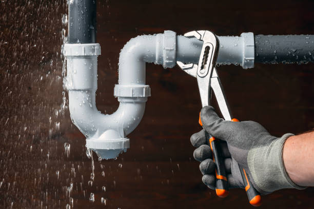 Professional Leak Detection technician working in Richland, IN